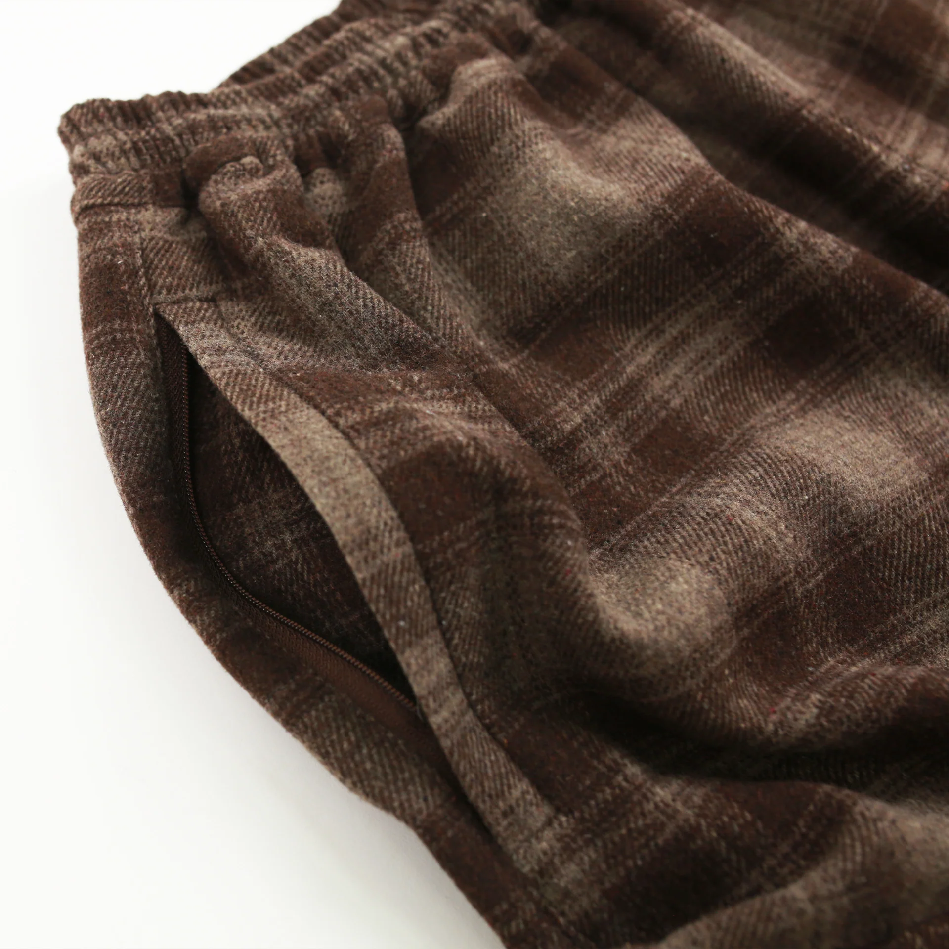 Shoreline Plaid Shorts (Brown) - Image 5